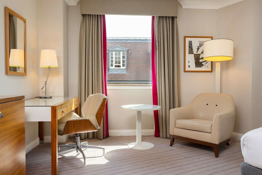 Фото Hilton Cambridge City Centre