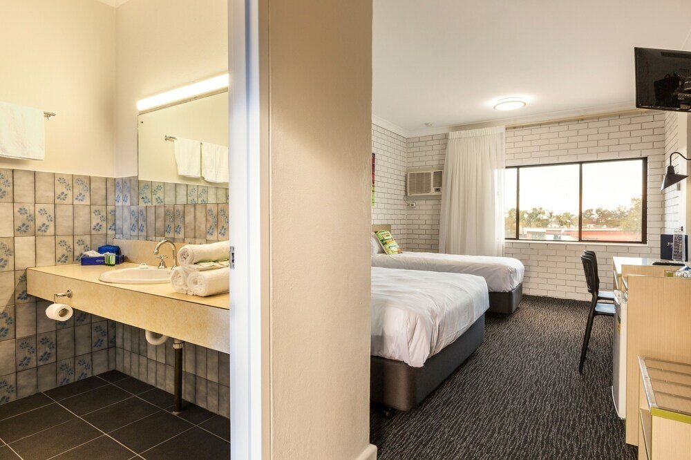 Фото Boomerang Hotel