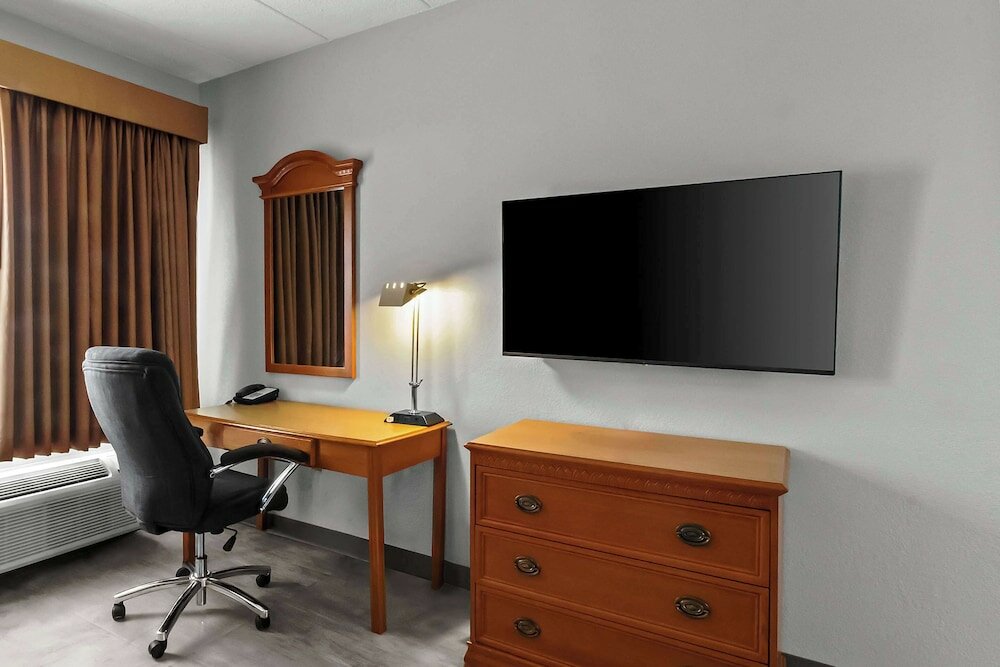 Фото Quality Inn & Suites Cvg Airport