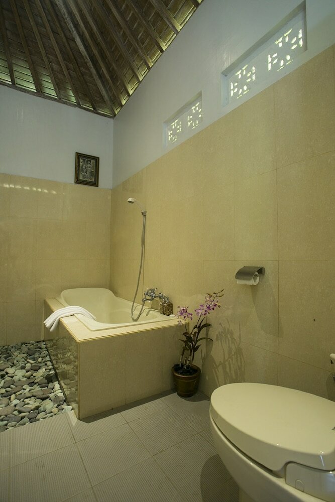 Фото Pondok Sebatu Villa