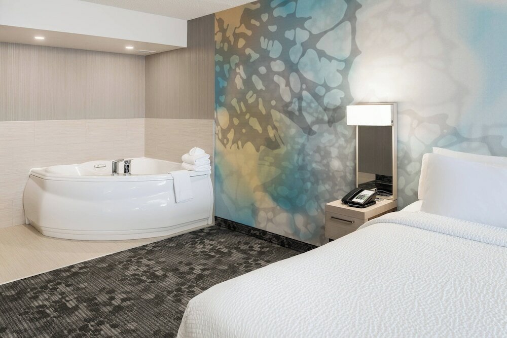 Фото Courtyard by Marriott Toronto Vaughan