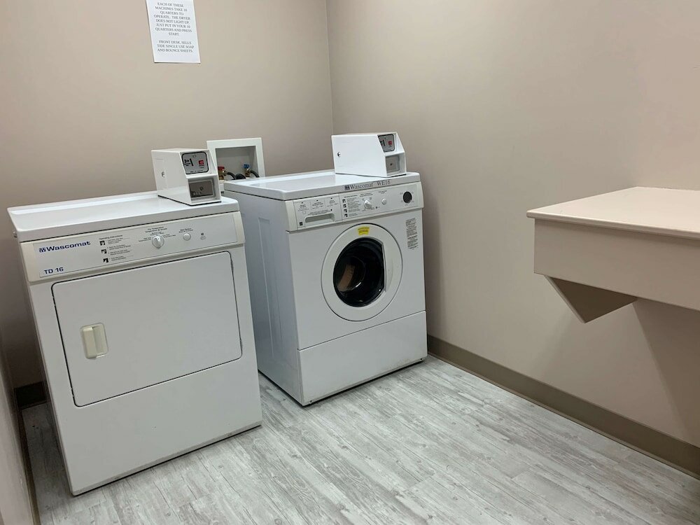 Фото Surestay Plus by Best Western Hardisty