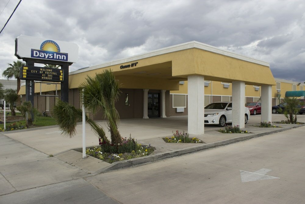 Фото Days Inn by Wyndham Indio