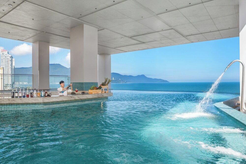 Фото Awaken Danang Hotel