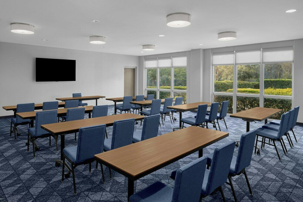 Фото Courtyard by Marriott Orlando South/Grande Lakes Area