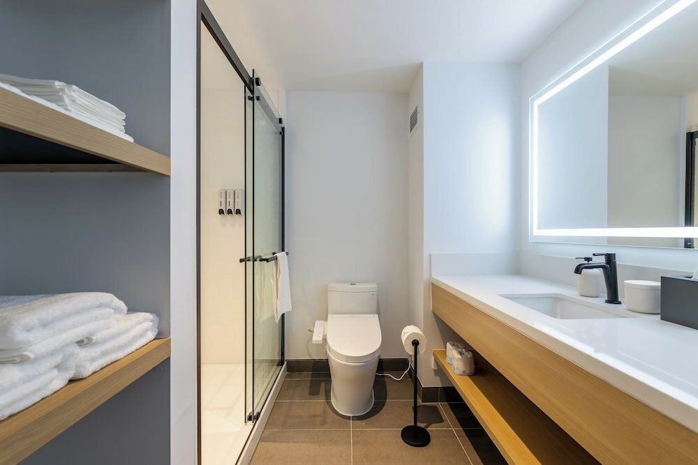 Фото Hotel Mai Downtown Long Beach