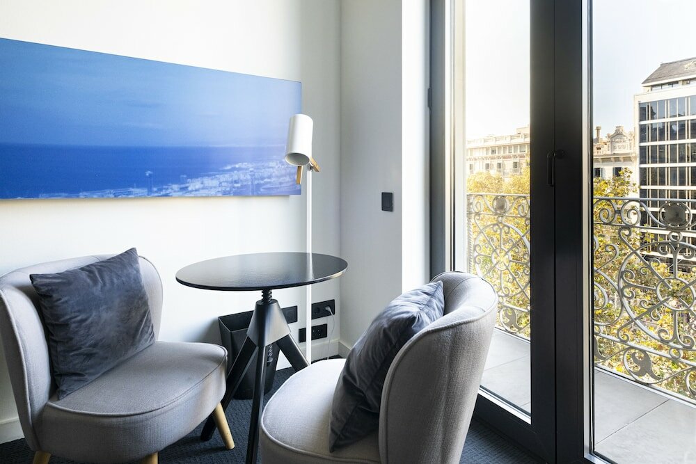 Фото Sixtytwo Hotel