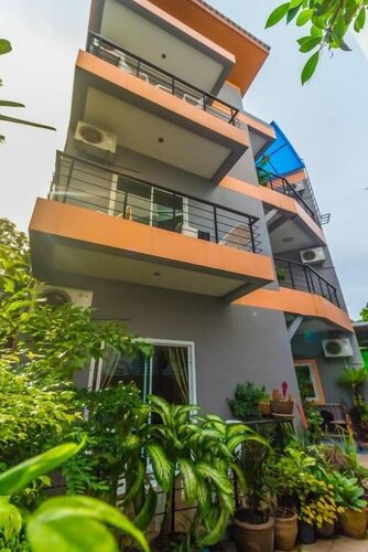 Baan Yuyen Karon Guesthouse