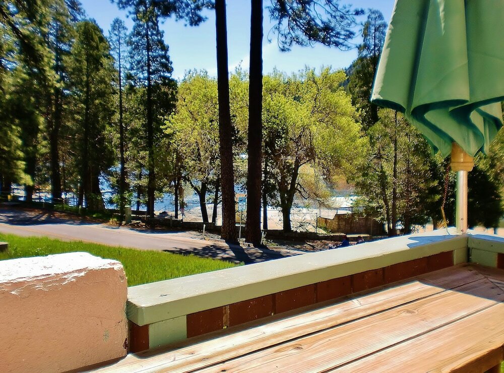 Фото The North Shore Inn