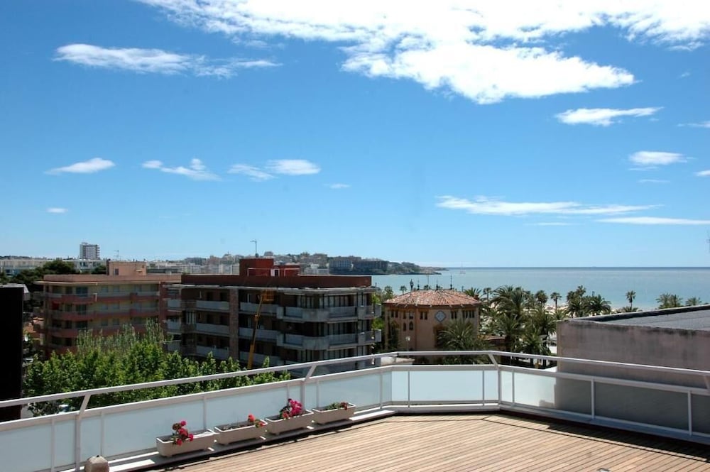 Фото Evenia President Hotel