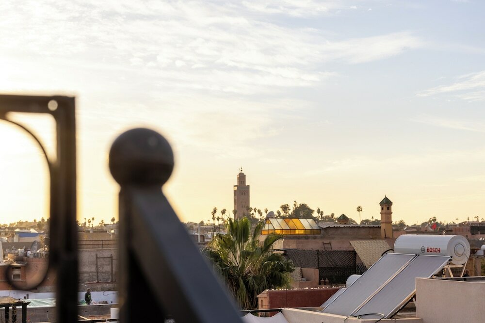 Фото Riad Saba