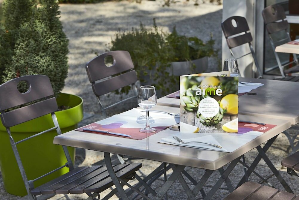 Фото Campanile Lyon Nord