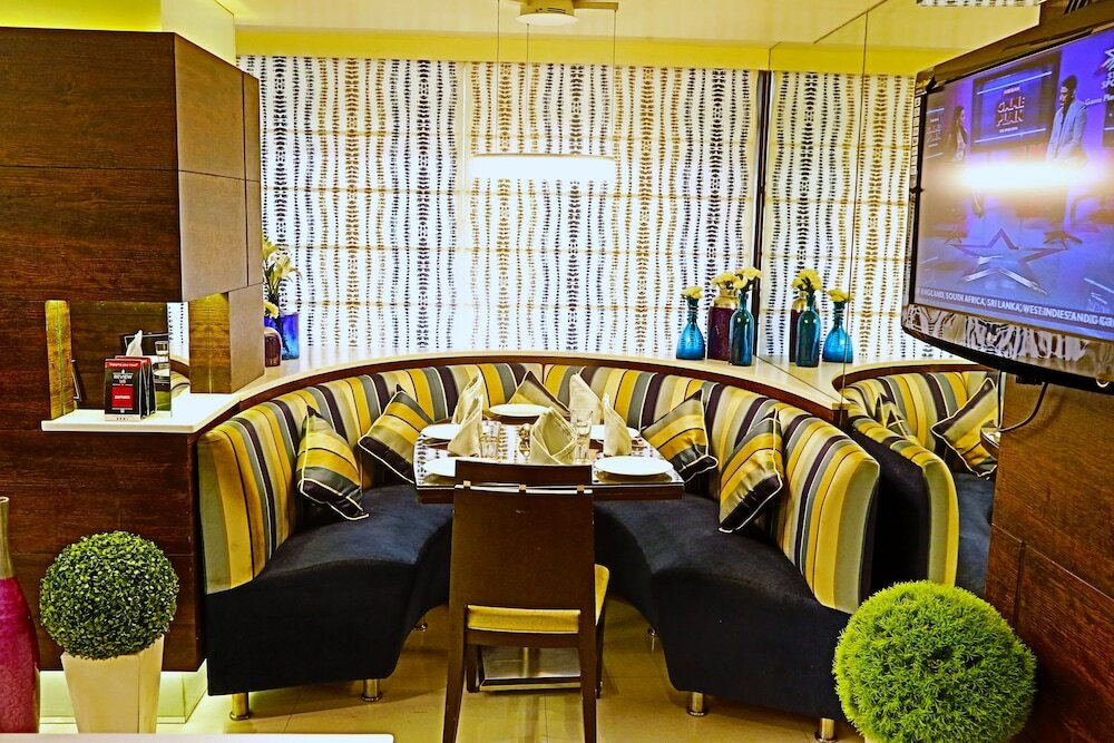 Фото Oriental Residency Hotel