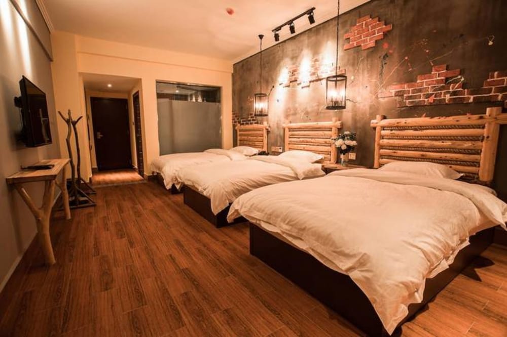 Фото Zhangjiajie Interval Time Travel Inn