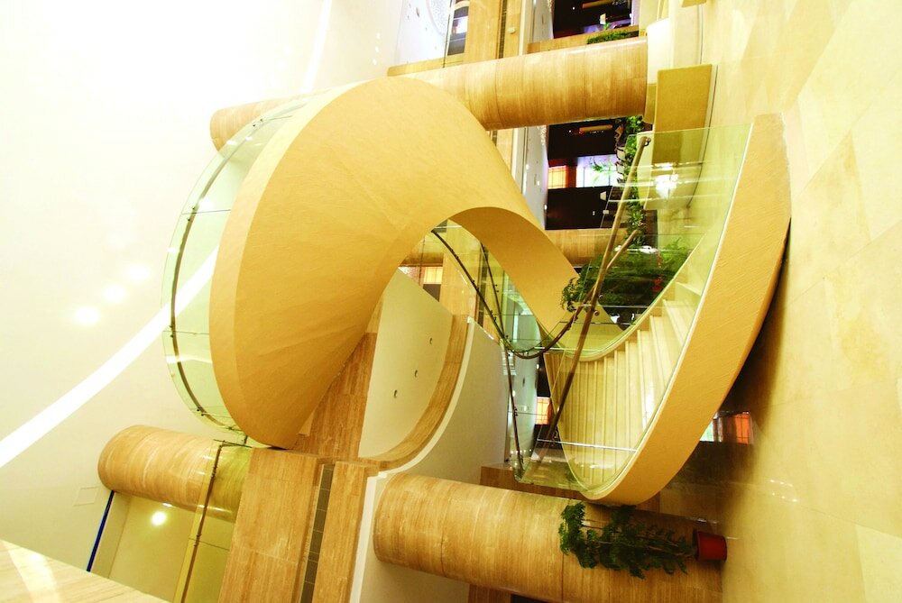 Фото Guangzhou Baiyun International Convention Center LN Dongfang Hotel