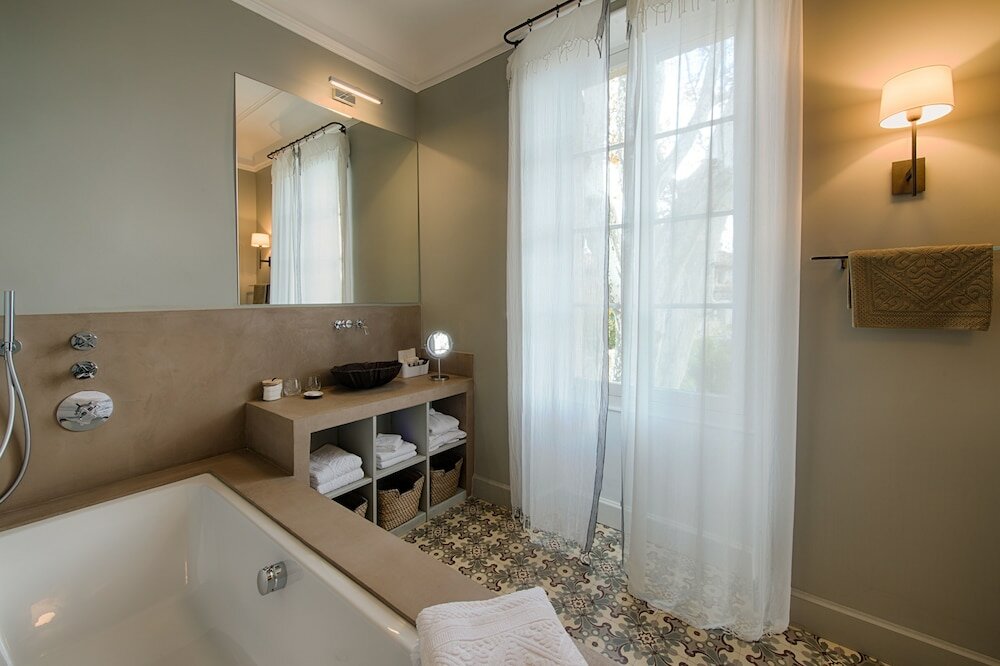 Фото La Divine Comédie - Demeure Privée & SPA