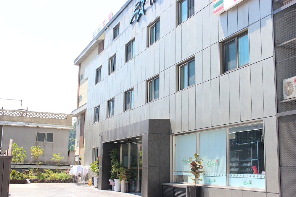 Фото The Lucete Hotel