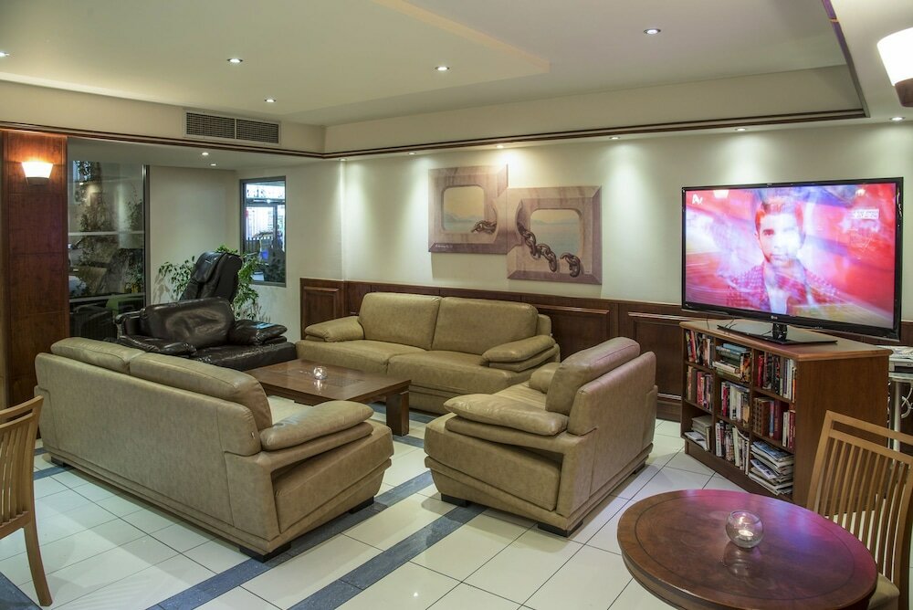 Фото Manousos City Hotel