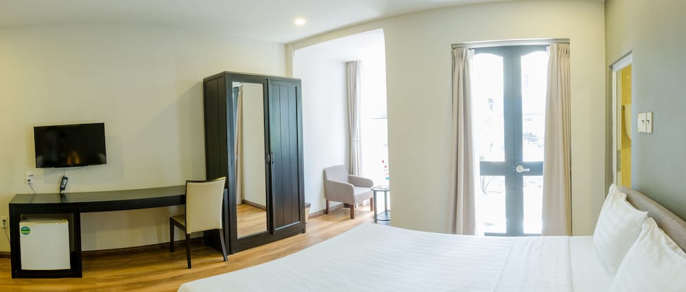 Фото Nha Trang Beach Hotel