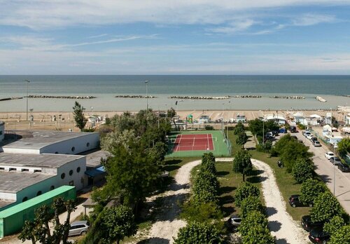 Внешний вид отеля Hotel Cormoran в Каттолике, фото 4