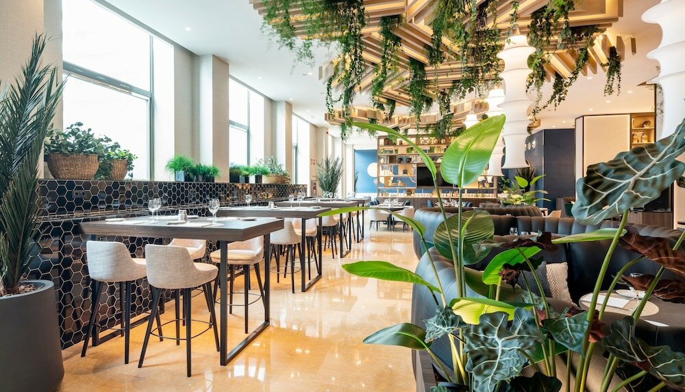 Фото Hotel Ilunion Valencia 4