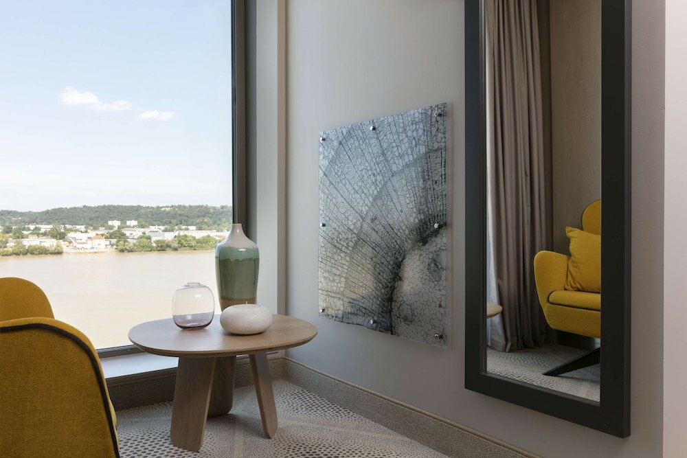 Фото Hilton Garden Inn Bordeaux Centre