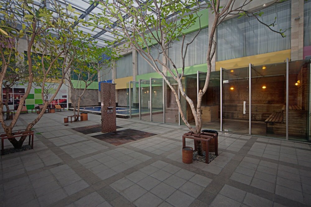 Фото Fm7 Resort Hotel Bandara Jakarta Airport