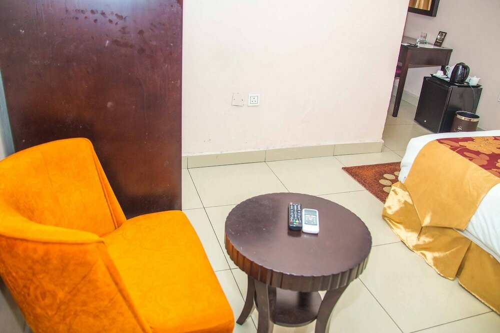 Фото Royal Crest Hotel & Suites