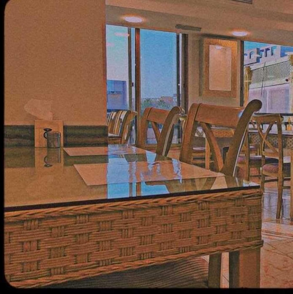 Фото Captain's Hotel