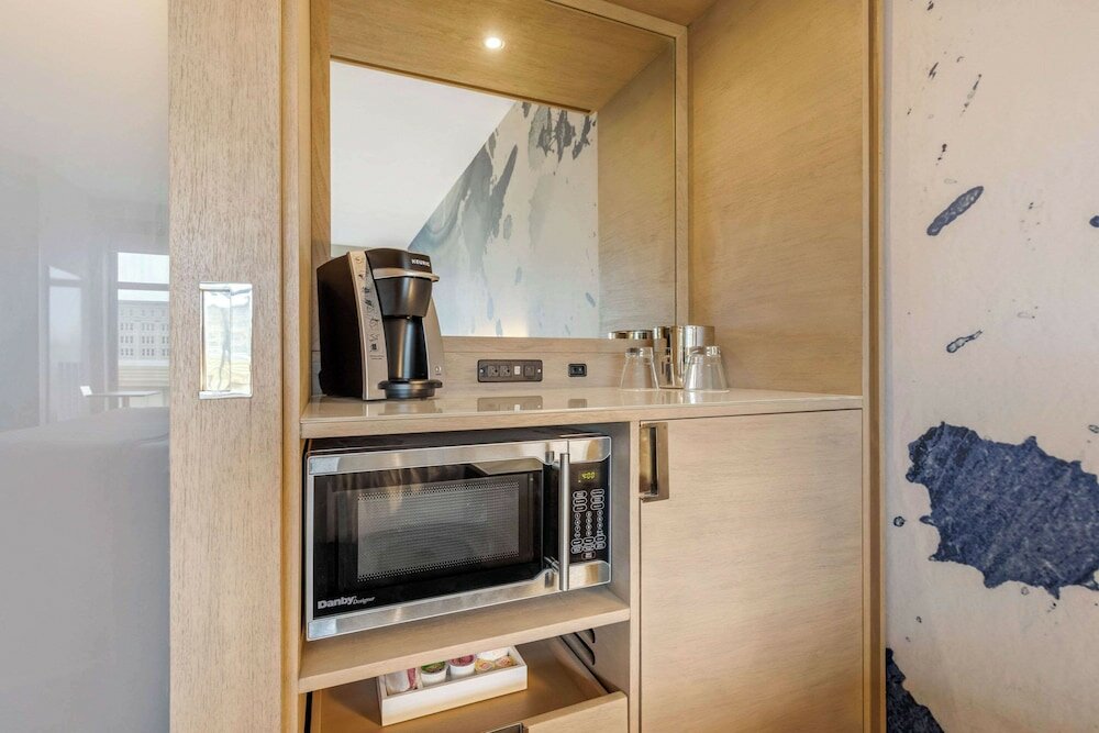 Фото Cambria Hotel Milwaukee Downtown