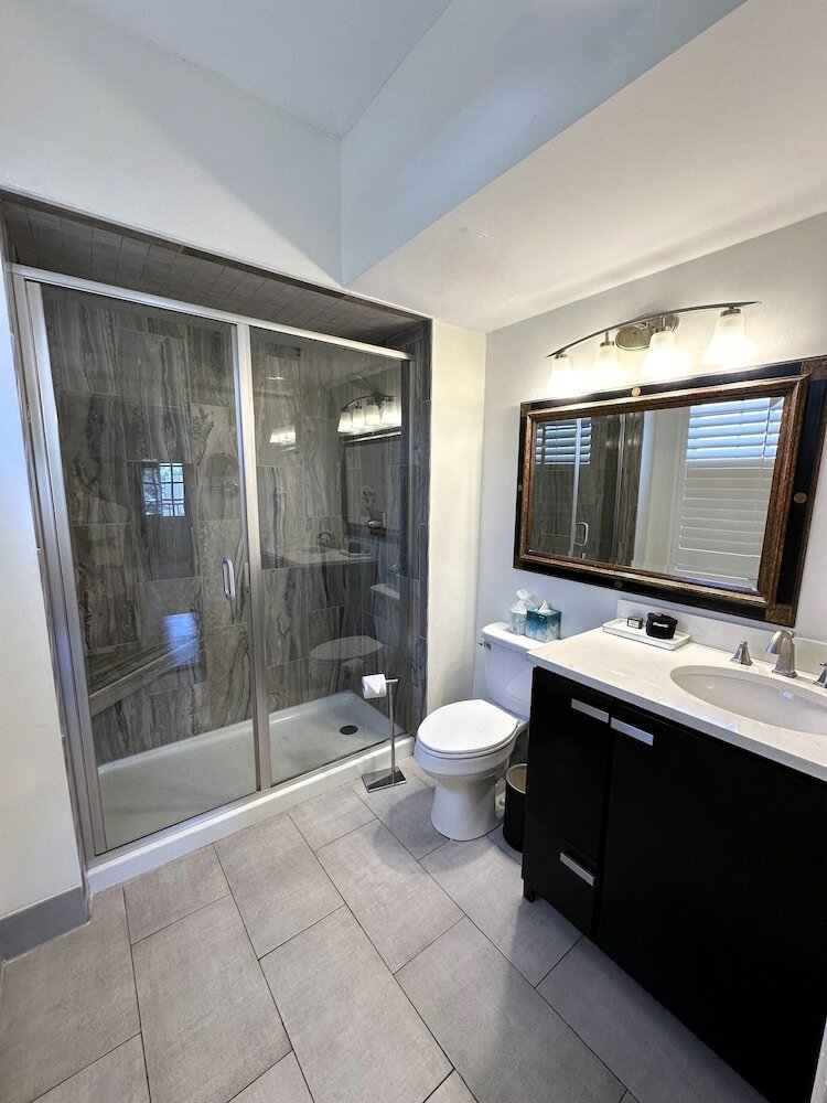 Фото Old Capitol Inn