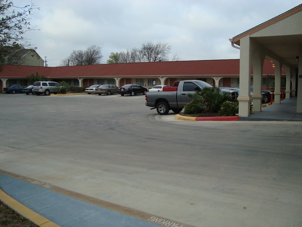 Фото Winnquest Inn Near Ft. Sam Houston