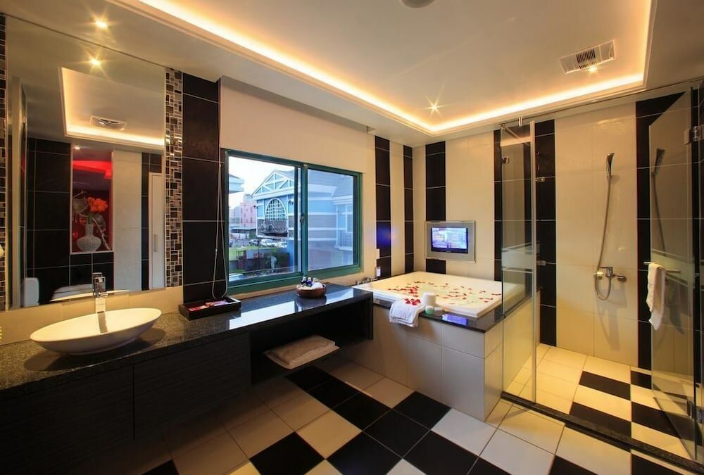 Фото Roman Vacation Motel