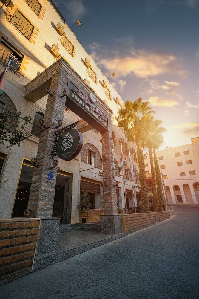 Hotel Grape Village Hotel, Amman, photo