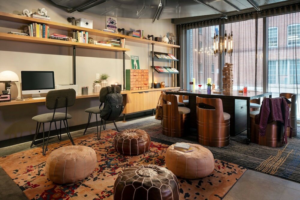 Фото Moxy Louisville Downtown