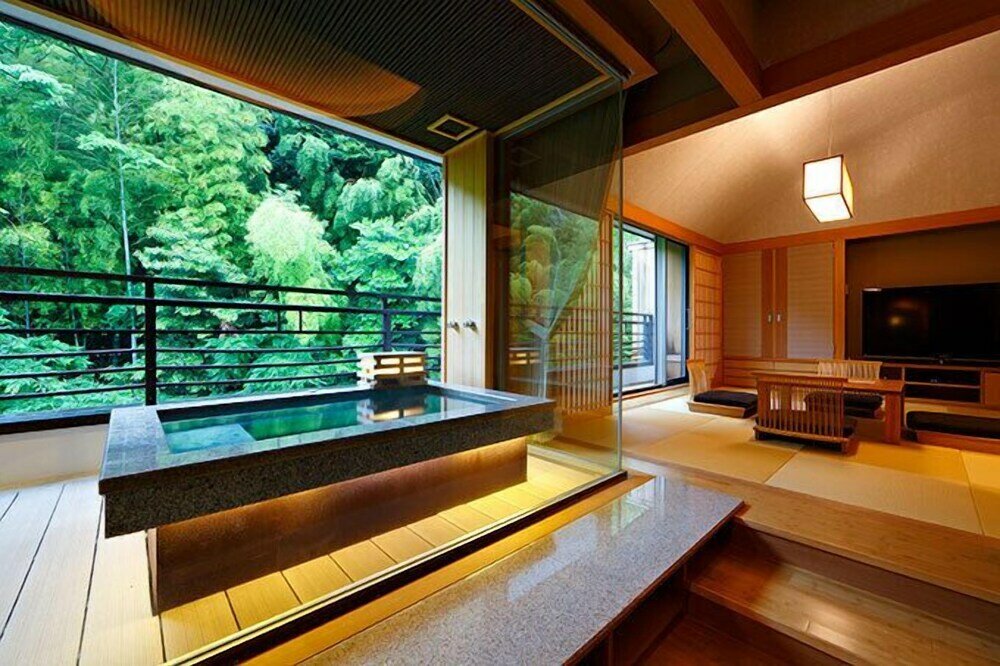 Фото Hakone Kamon