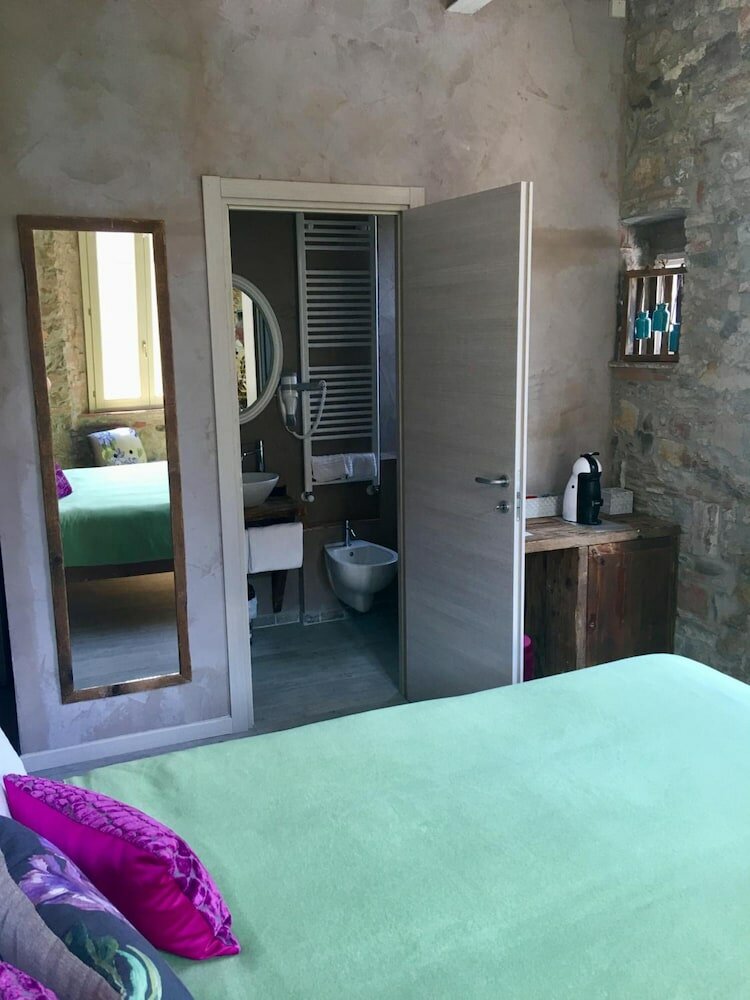 Фото Inside the wall - Santa Maria