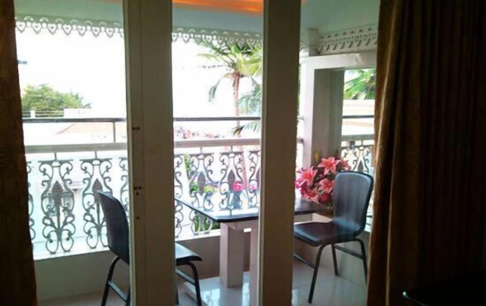 Фото Lotus Bay View Hotel