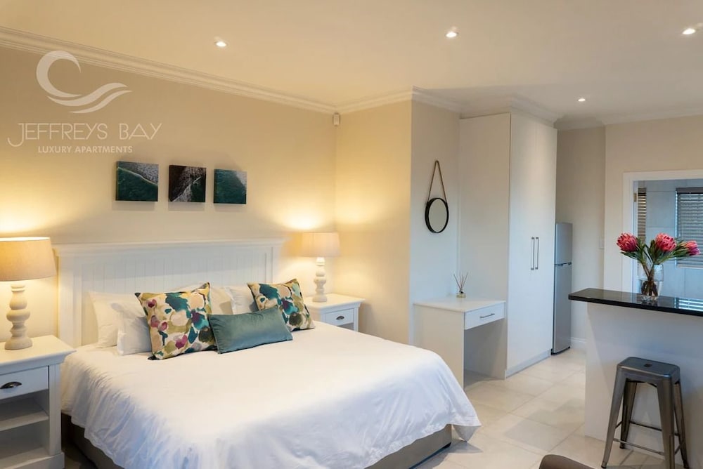 Фото Jeffreys Bay Luxury Apartments