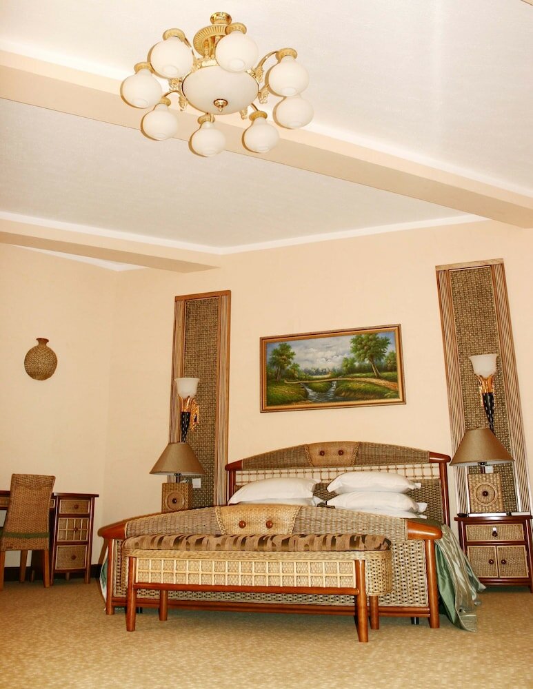 Фото Imperial Royale Hotel