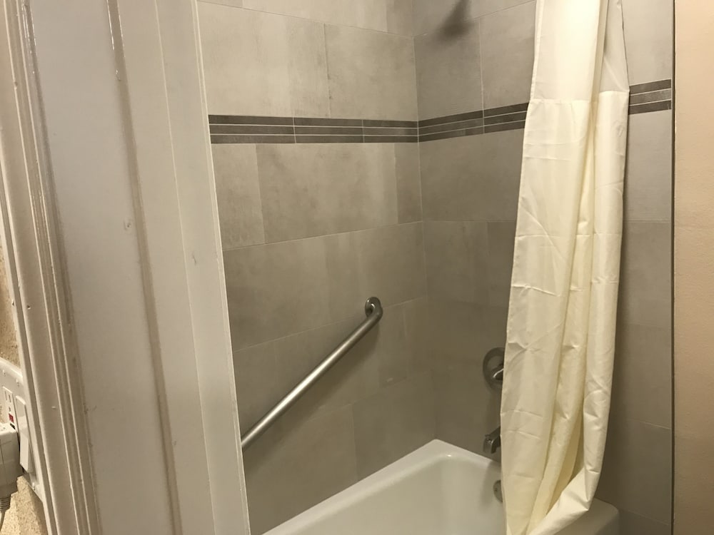 Фото Abby's Anaheimer Inn