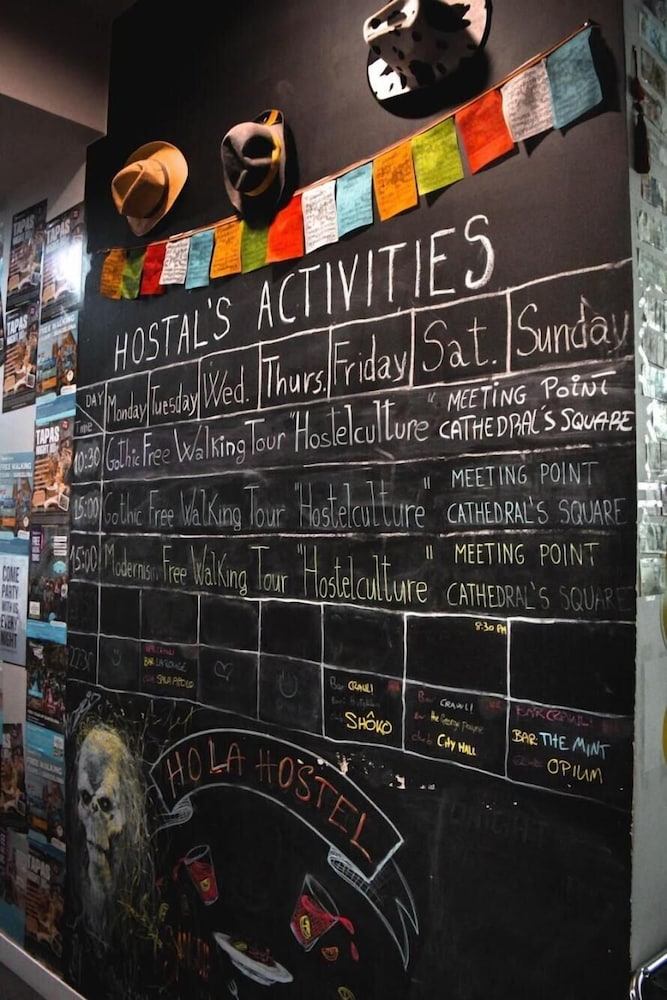 Фото Hola Hostal Eixample