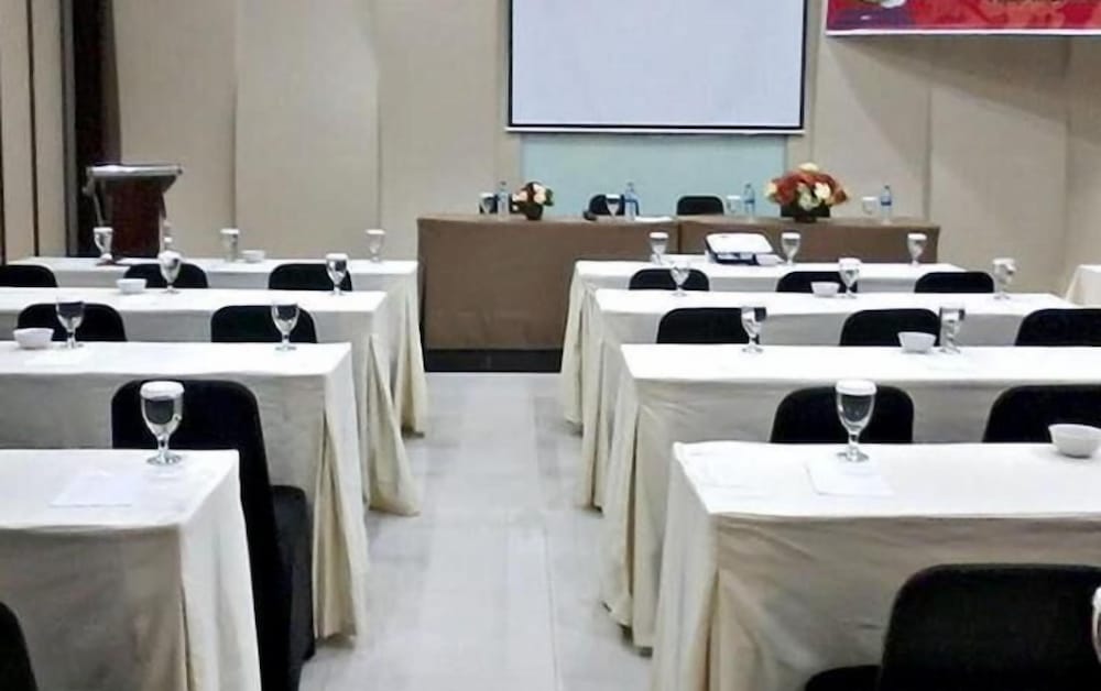 Фото City View Sorong