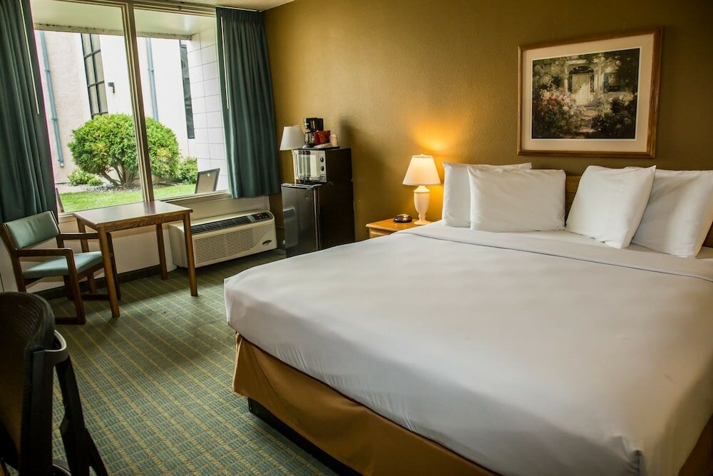 Фото Baymont by Wyndham Fargo