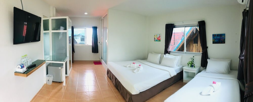 Фото J. Holiday Inn