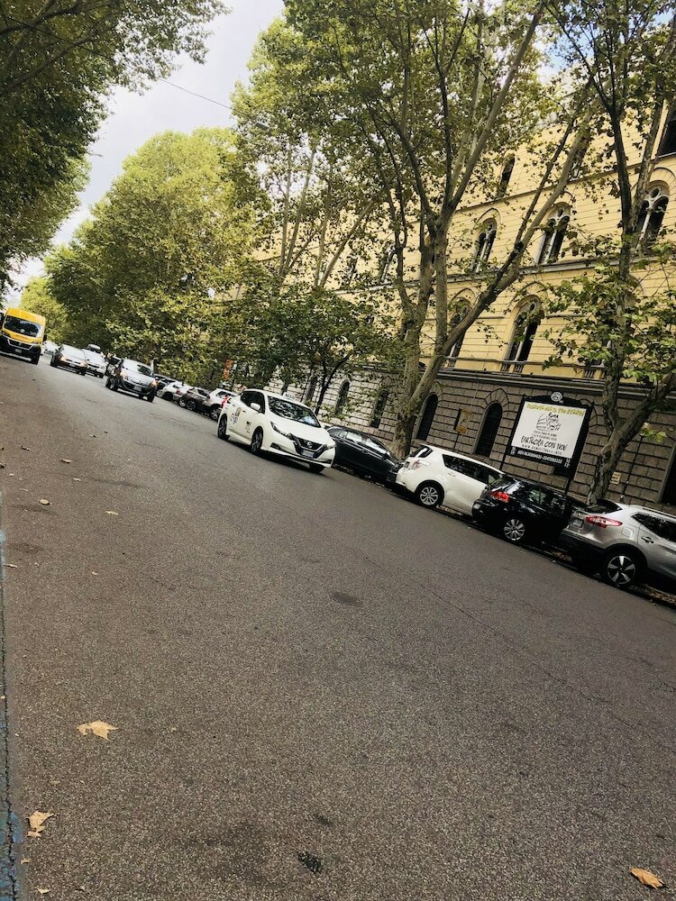 Фото Empire Suites