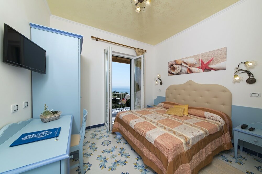 Фото Hotel Giardino delle Ninfe e La Fenice