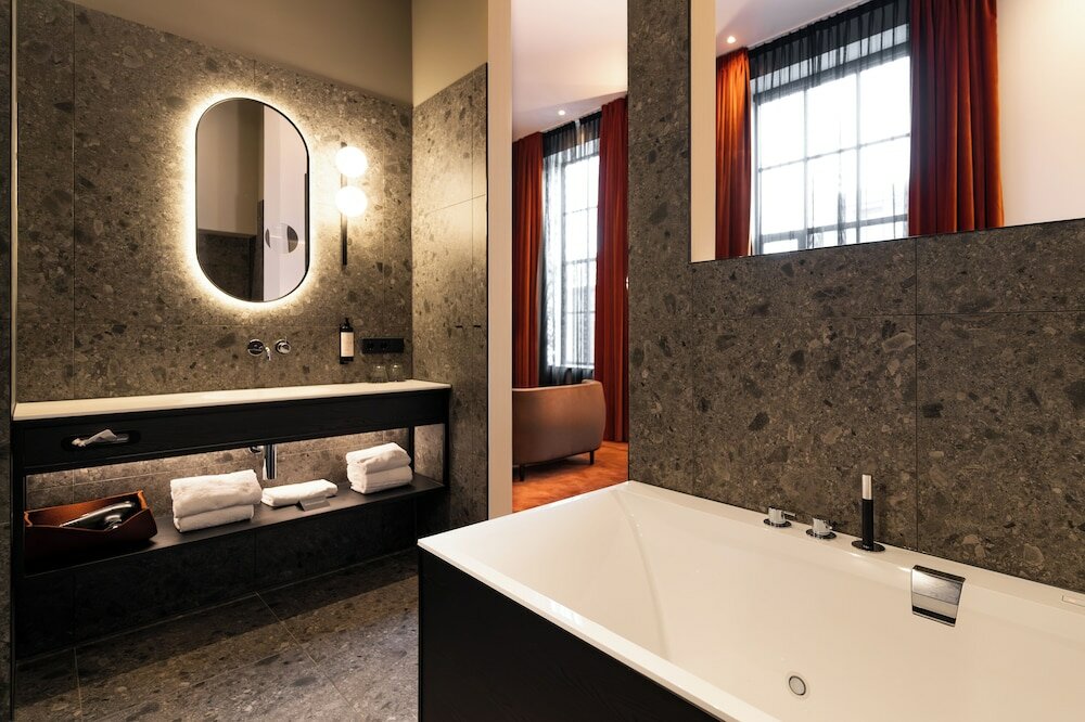 Фото Theaterhotel De Oranjerie