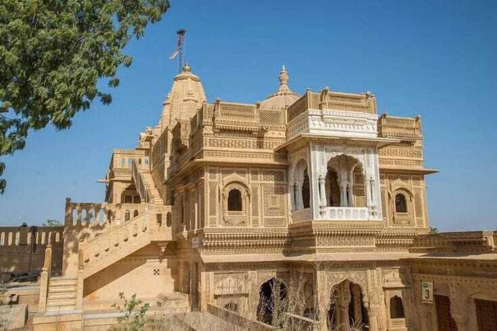 Фото Hotel Royal Haveli