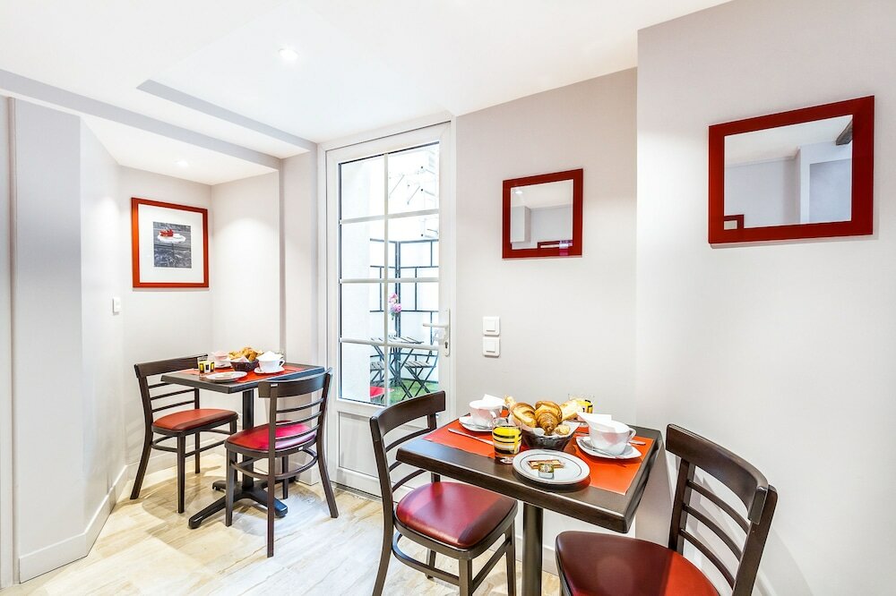 Фото D'win Hotel